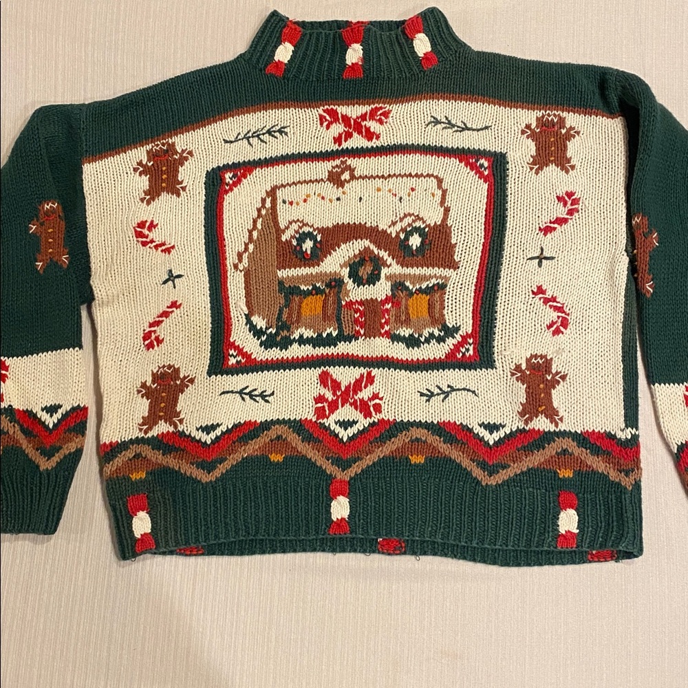 Vintage Woolrich Christmas Gingerbread House Sweater w Green and Red Accents - Picture 4 of 12